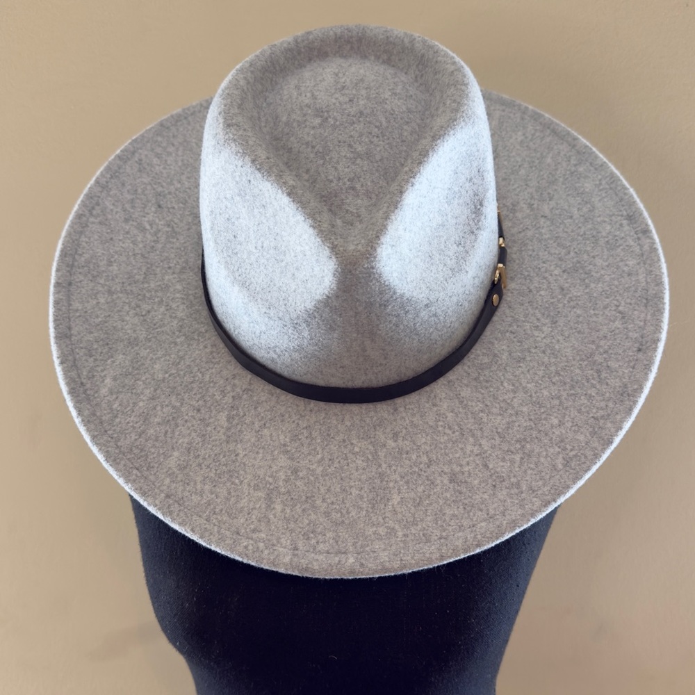 Forever 21‎ Gray Felt Hat